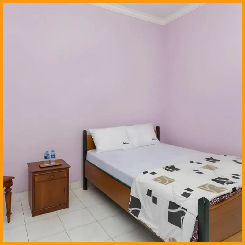 RedDoorz @ Tuban Kubu Anyar Hotel room image