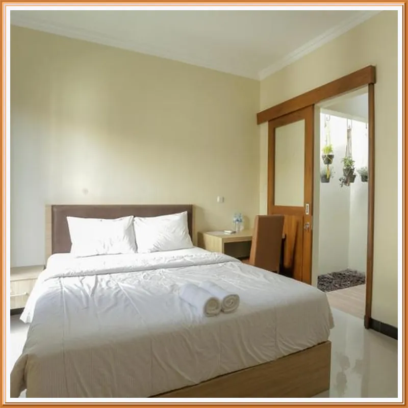IDR Green Guest House Syariah Mitra RedDoorz Hotel room image