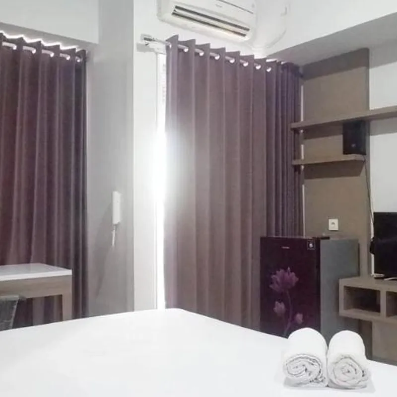 Delightful Luxurious Studio Room at Taman Melati Surabaya Apartment Kamar hotel
