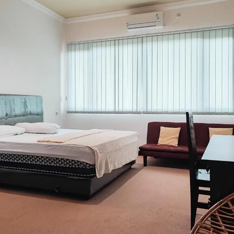 RedDoorz Plus Syariah near Simpang Rimbo Jambi 2 Hotel room image