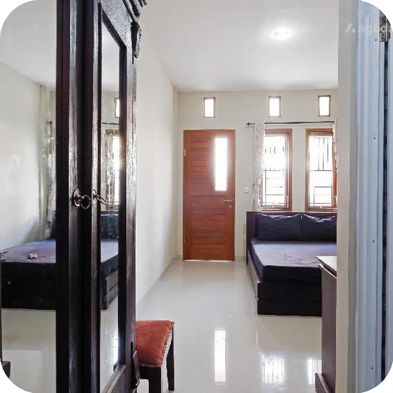 Gentong Kost  city heart of Bali Hotel room image