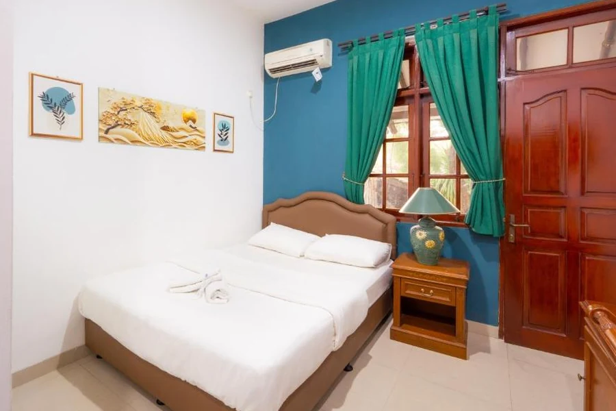 Kamar Dekuningan House